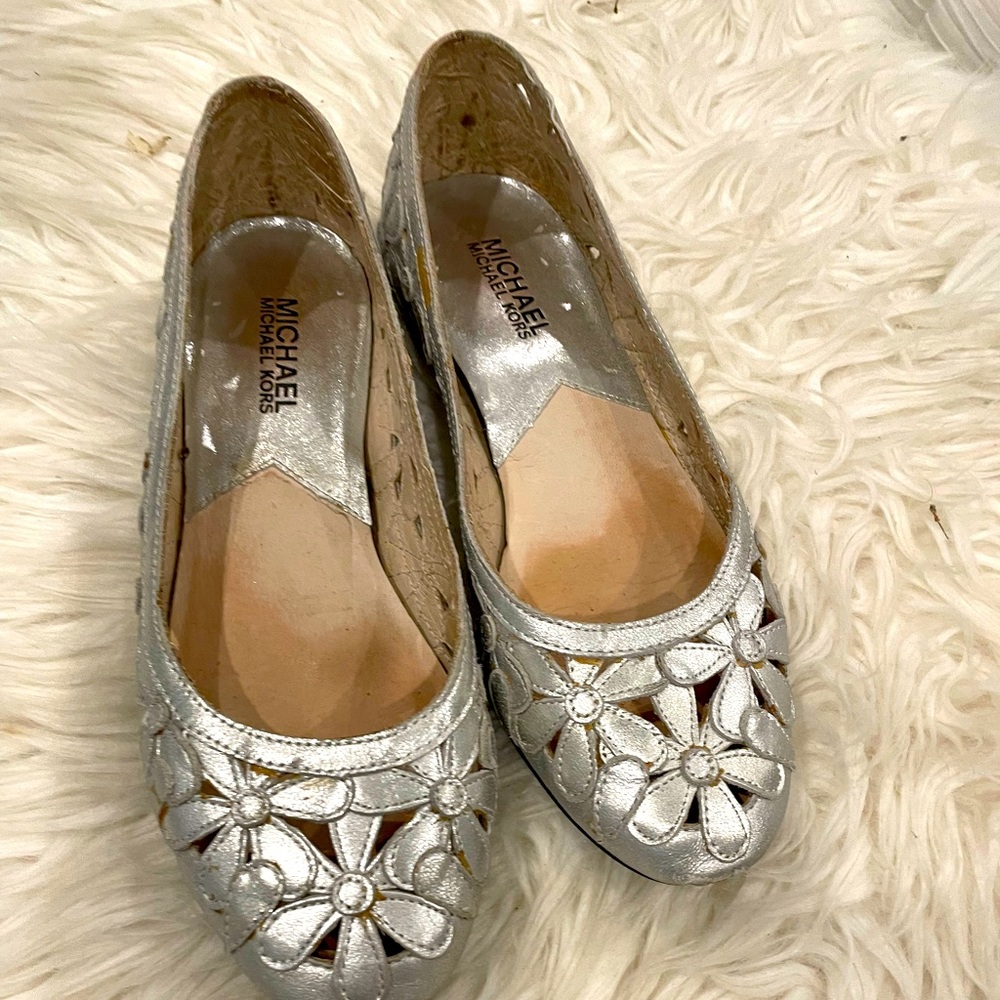 Michael Kors silver flats 6,5